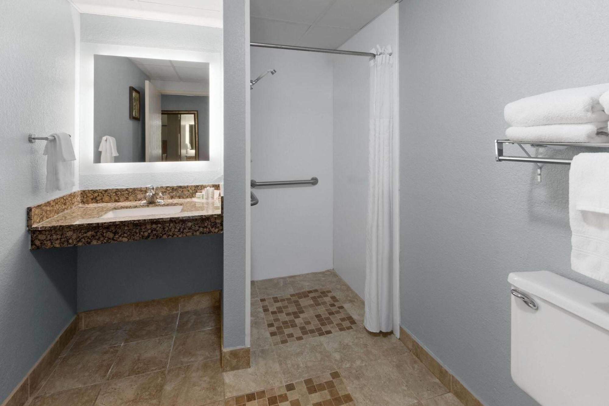 Americinn By Wyndham Chippewa Falls Ngoại thất bức ảnh